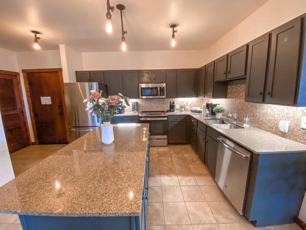 Remodeled Ski In-Out - 305 Soaring Eagle - Luxury! Dunmore 외부 사진